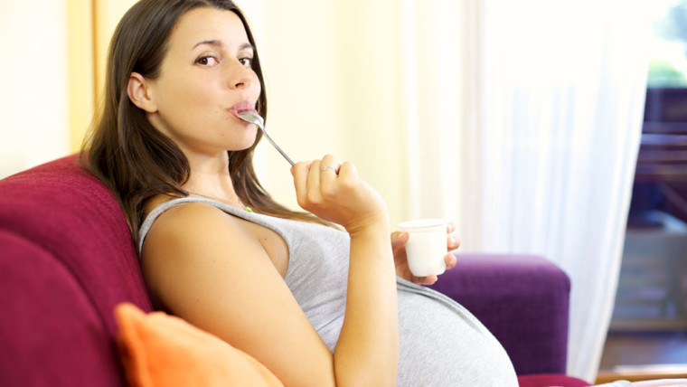 Salute orale in gravidanza, fondamentale per la mamma e per il bambino.