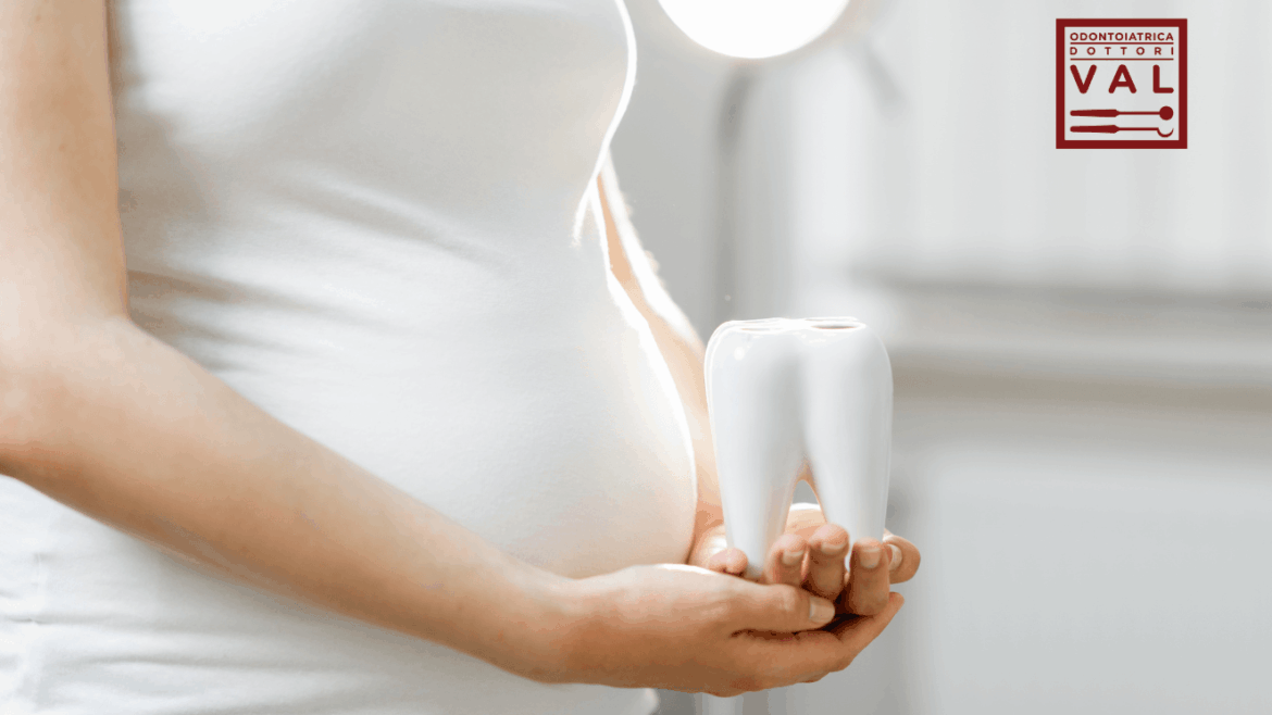 Salute orale in gravidanza, fondamentale per la mamma e per il bambino.